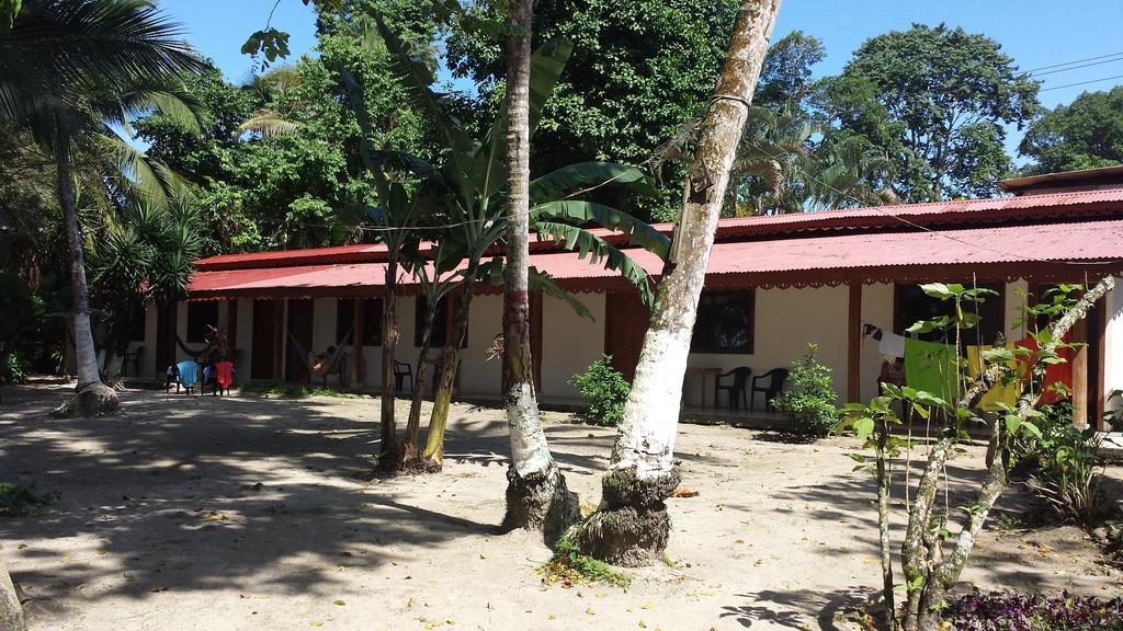 Yucca Beachfront Hotel Puerto Viejo de Talamanca Exterior photo
